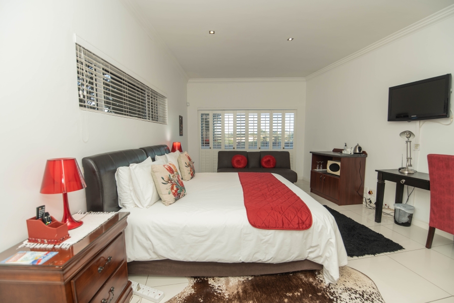 6 Bedroom Property for Sale in Humerail Eastern Cape